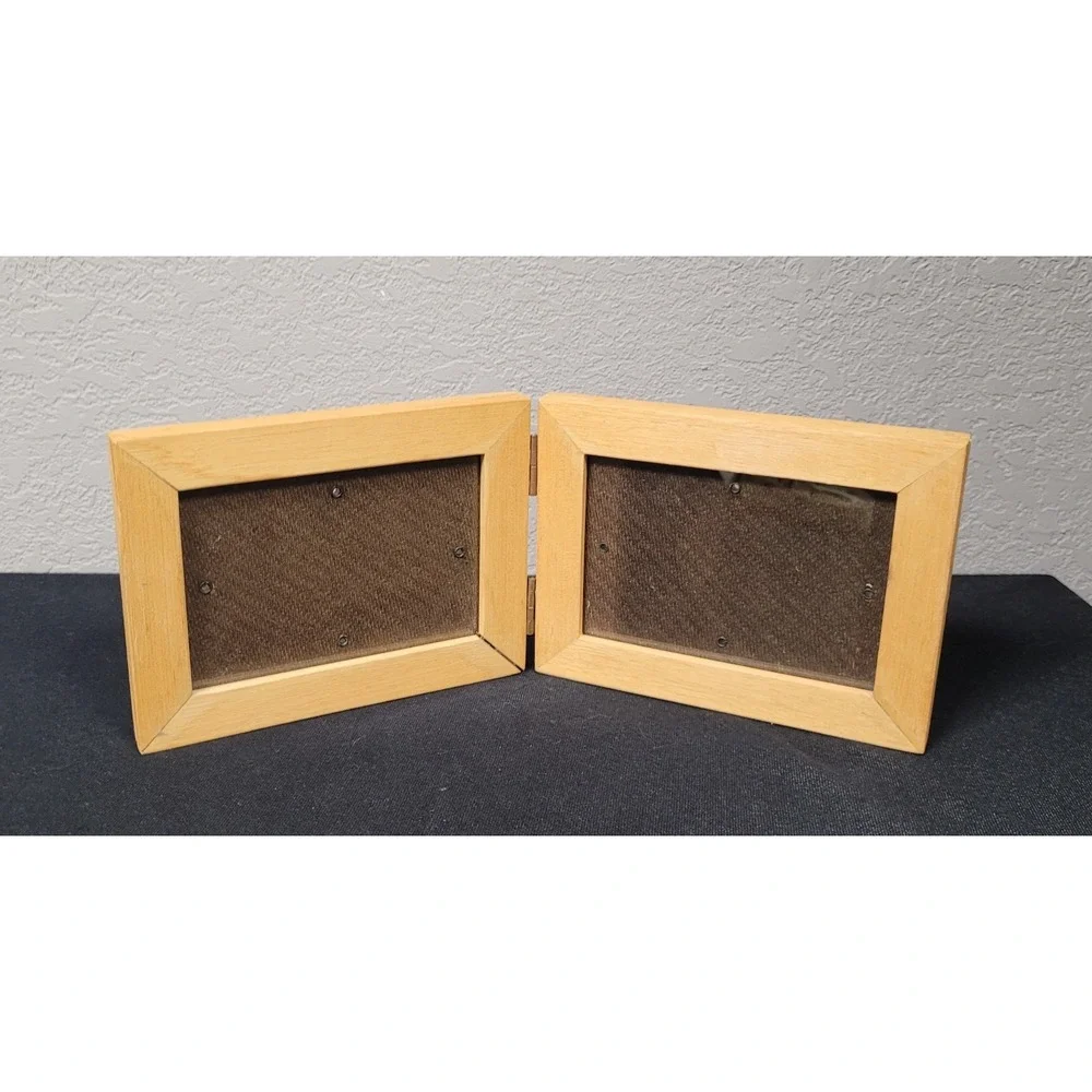 Natural Wood Double Folding Picture Frame Tabletop Hinged Twin Holds 5x3.5 Photo